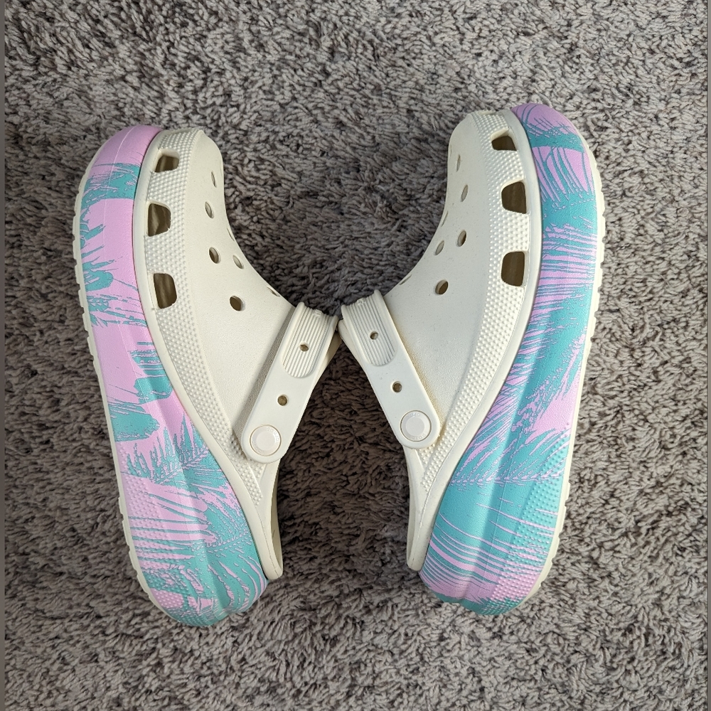 Crocs Spring Break Crush Clog Platforms - Size 9 women's (7 mens)